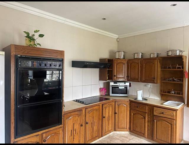 4 BEDROOM HOUSE FOR SALE IN BASSONIA